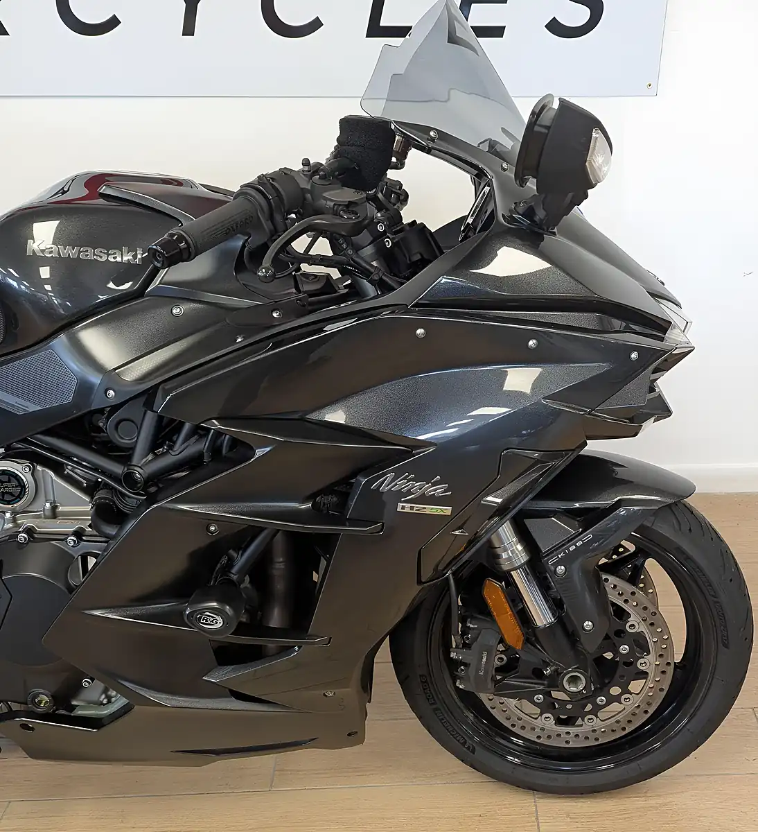 Used 2021 Kawasaki Ninja H2 Sx Grey - Interior and Exterior details 7