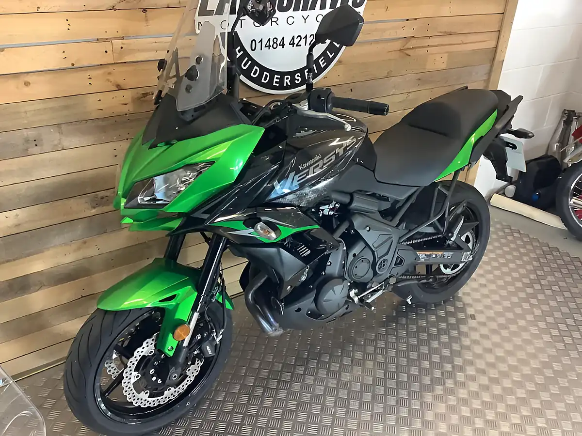 Used 2021 Kawasaki Versys 650 Green - Interior and Exterior details 3