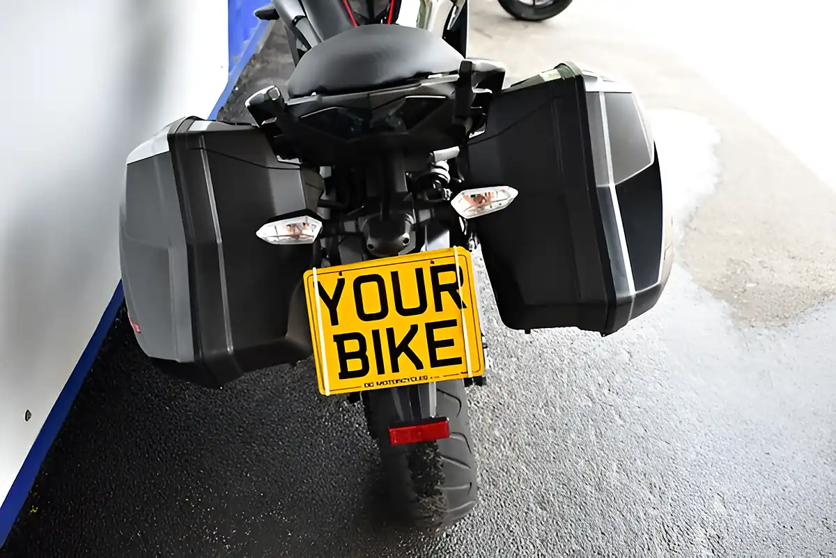 Used 2021 Kawasaki Versys 650 Metallic Moondust Grey - Interior and Exterior details 14