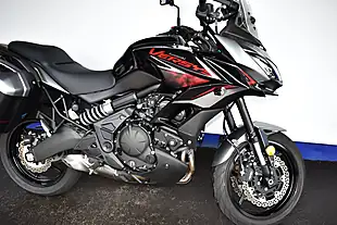 Used 2021 Kawasaki Versys 650 Metallic Moondust Grey - Interior and Exterior details 4