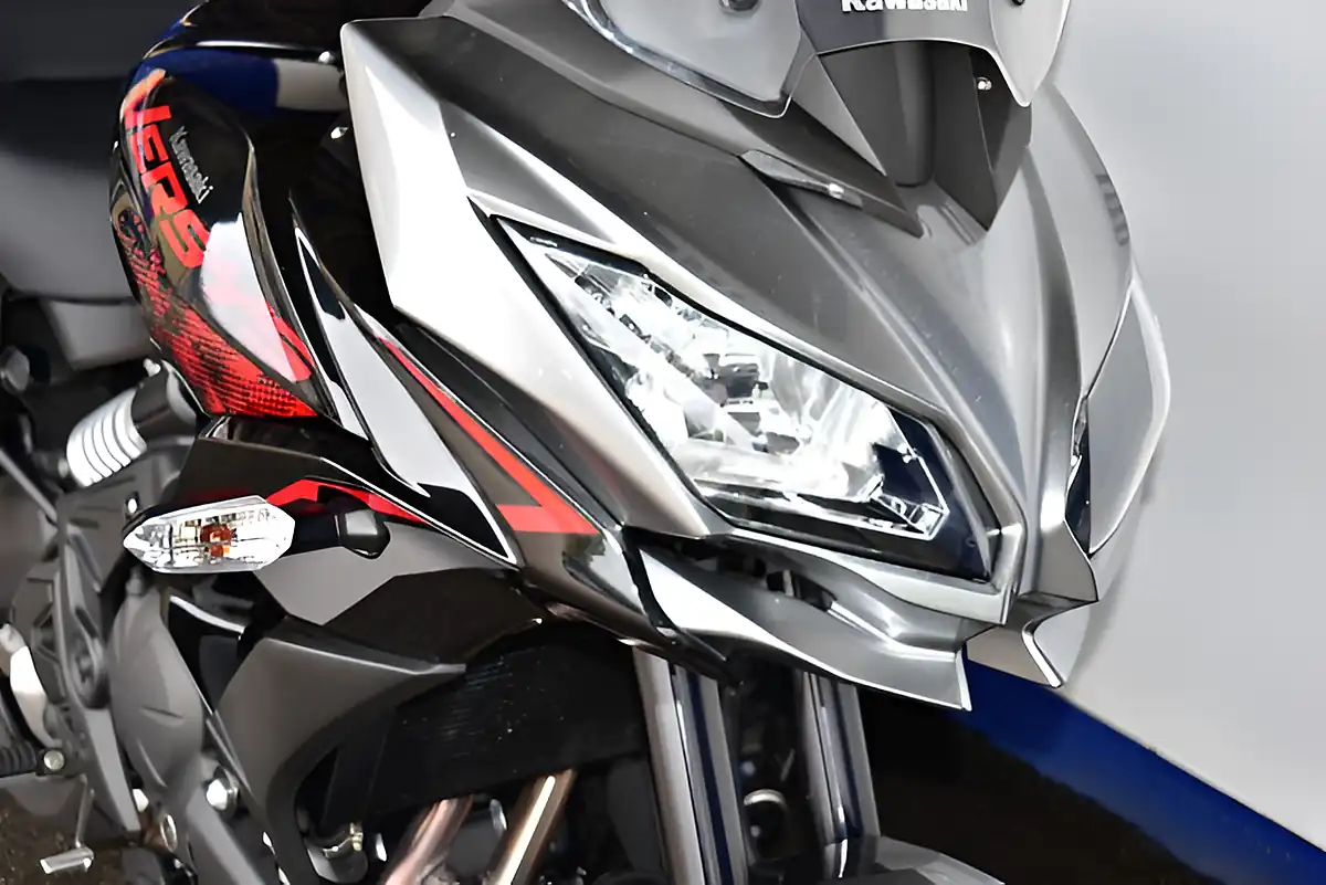 Used 2021 Kawasaki Versys 650 Metallic Moondust Grey - Interior and Exterior details 5