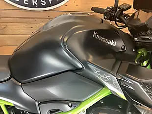 Used 2021 Kawasaki Z 900 Se Supernaked Green - Interior and Exterior details 11