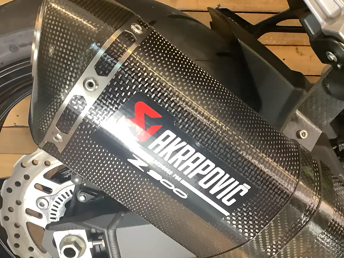 Used 2021 Kawasaki Z 900 Se Supernaked Green - Interior and Exterior details 13