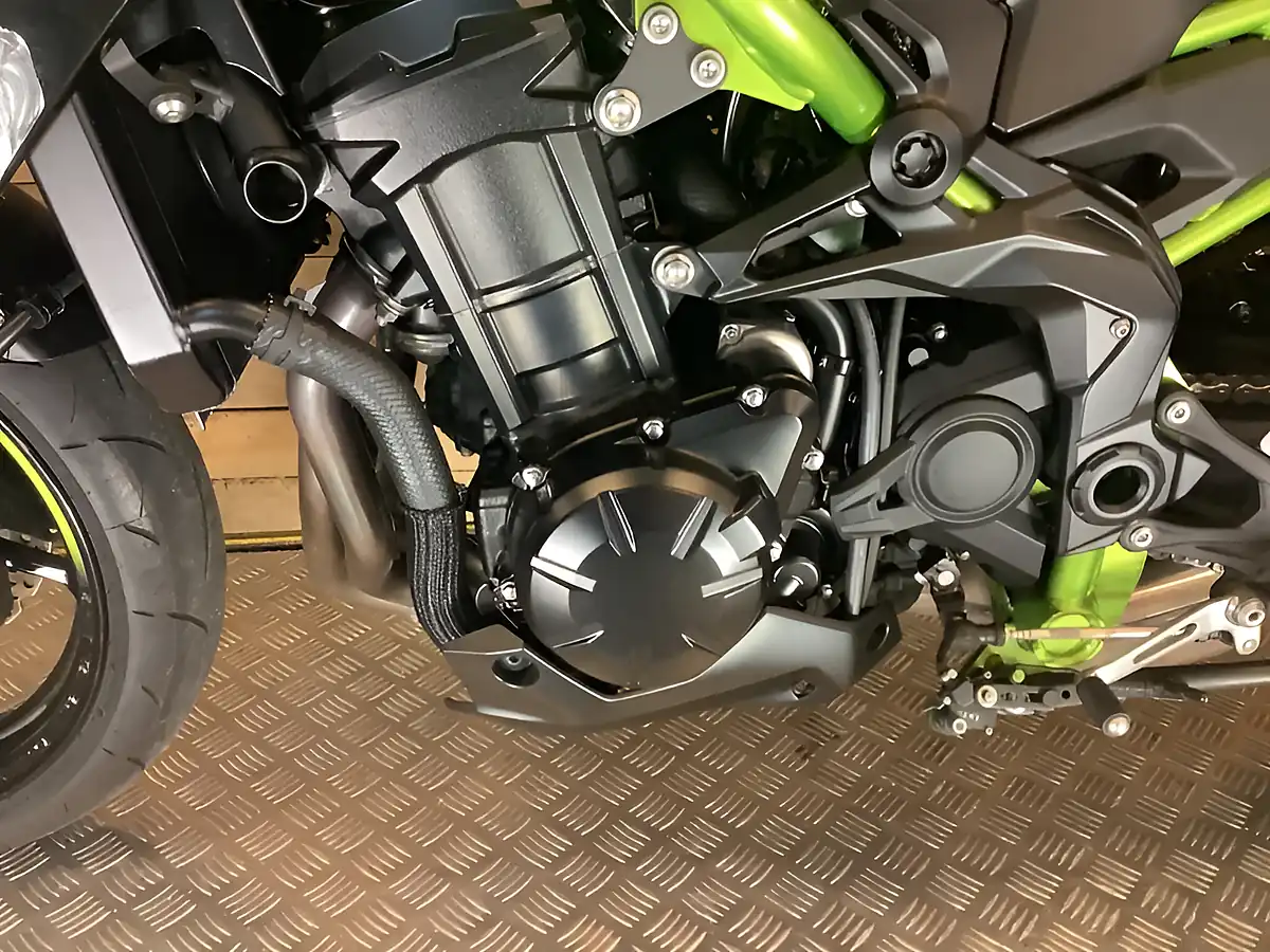 Used 2021 Kawasaki Z 900 Se Supernaked Green - Interior and Exterior details 15