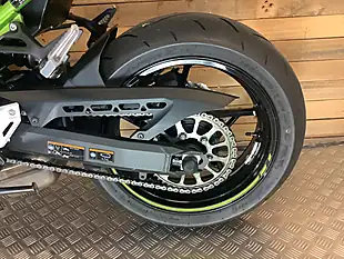 Used 2021 Kawasaki Z 900 Se Supernaked Green - Interior and Exterior details 19