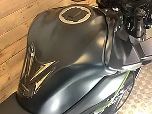 Used 2021 Kawasaki Z 900 Se Supernaked Green - Interior and Exterior details 9