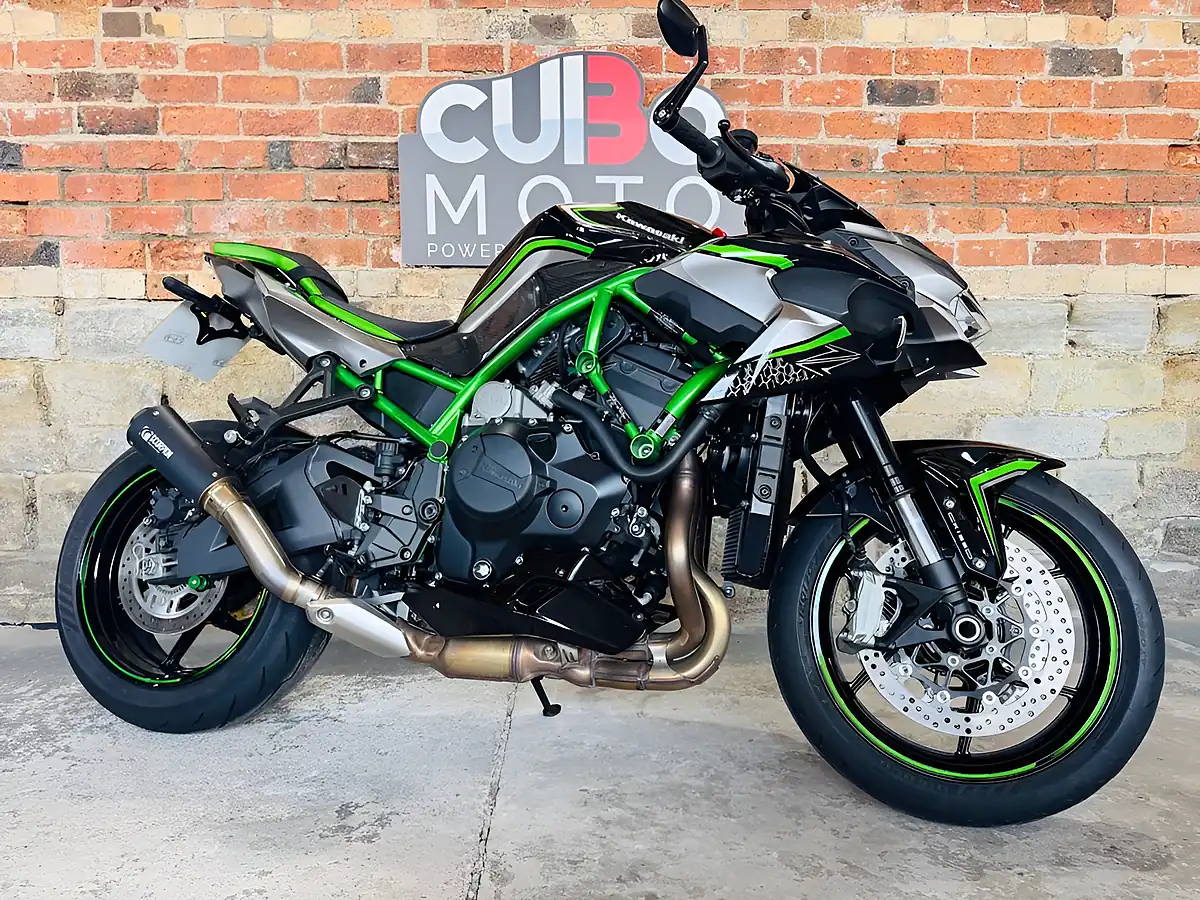 Used 2021 Kawasaki Z H2 Supernaked Black - Front View