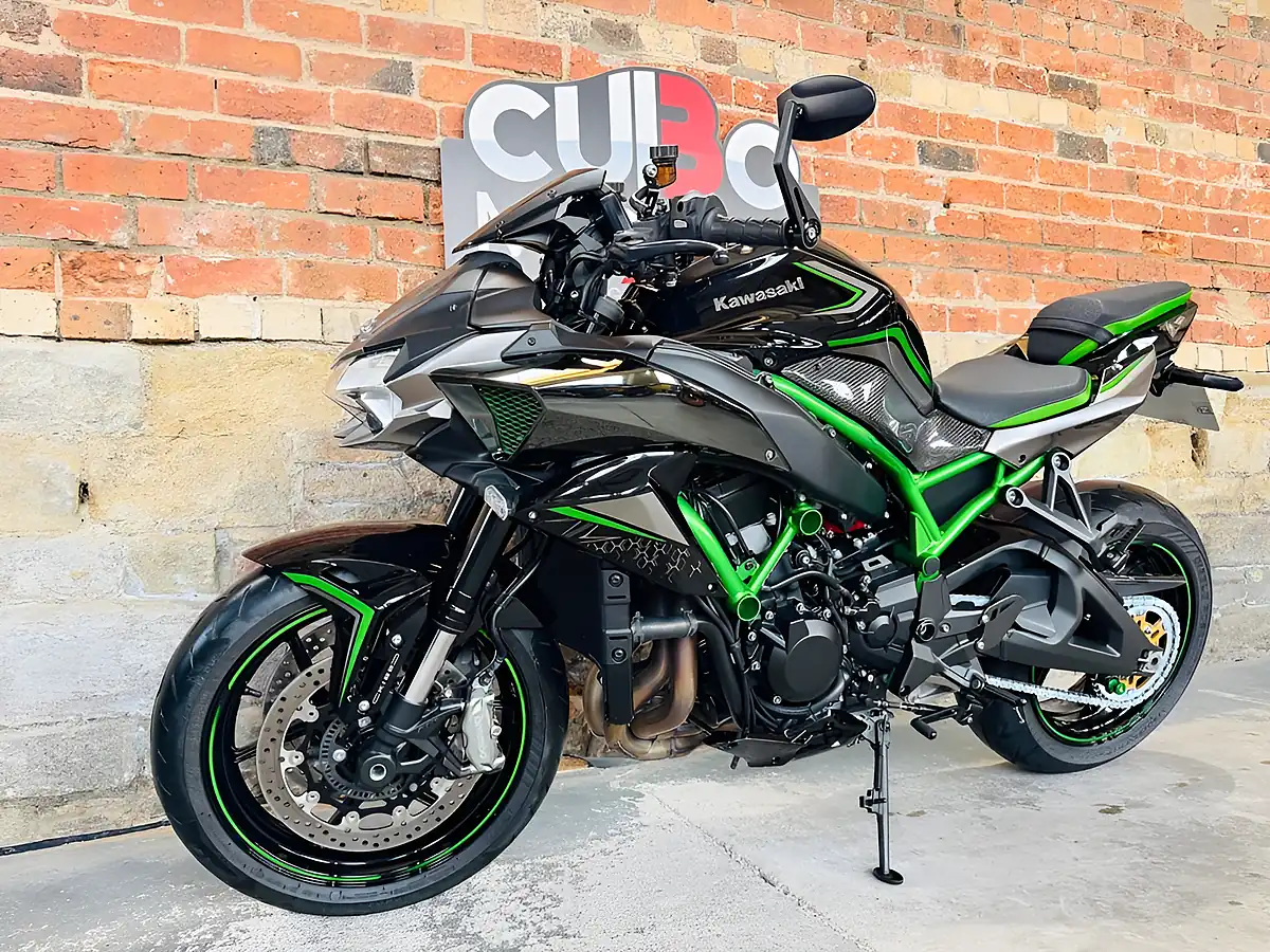 Used 2021 Kawasaki Z H2 Supernaked Black - Interior and Exterior details 12