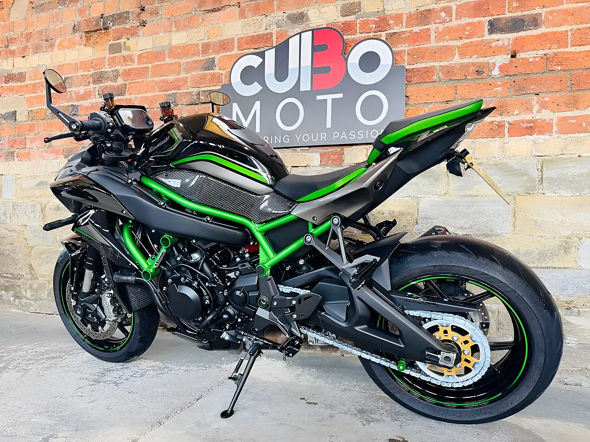 Used 2021 Kawasaki Z H2 Supernaked Black - Interior and Exterior details 13