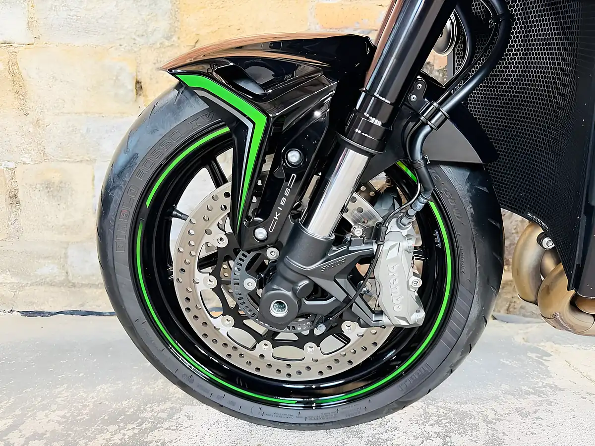 Used 2021 Kawasaki Z H2 Supernaked Black - Interior and Exterior details 14