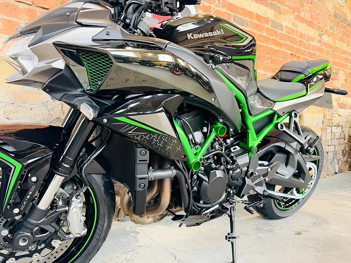 Used 2021 Kawasaki Z H2 Supernaked Black - Interior and Exterior details 15