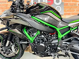 Used 2021 Kawasaki Z H2 Supernaked Black - Interior and Exterior details 16