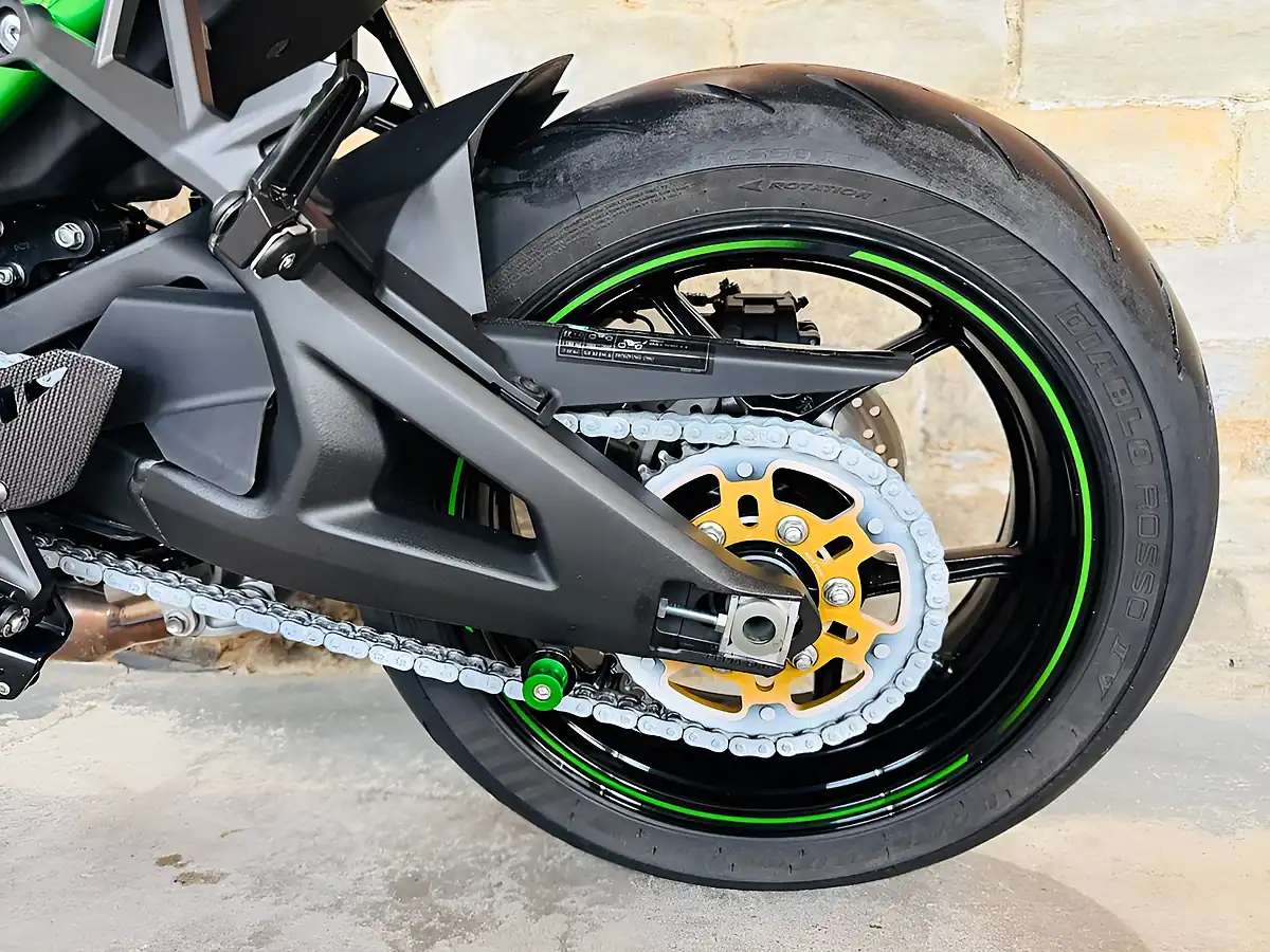 Used 2021 Kawasaki Z H2 Supernaked Black - Interior and Exterior details 17