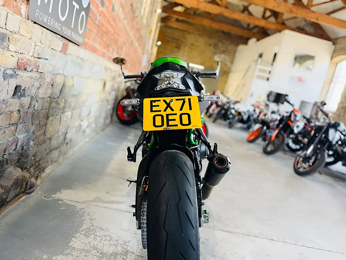 Used 2021 Kawasaki Z H2 Supernaked Black - Interior and Exterior details 18