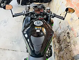Used 2021 Kawasaki Z H2 Supernaked Black - Interior and Exterior details 20