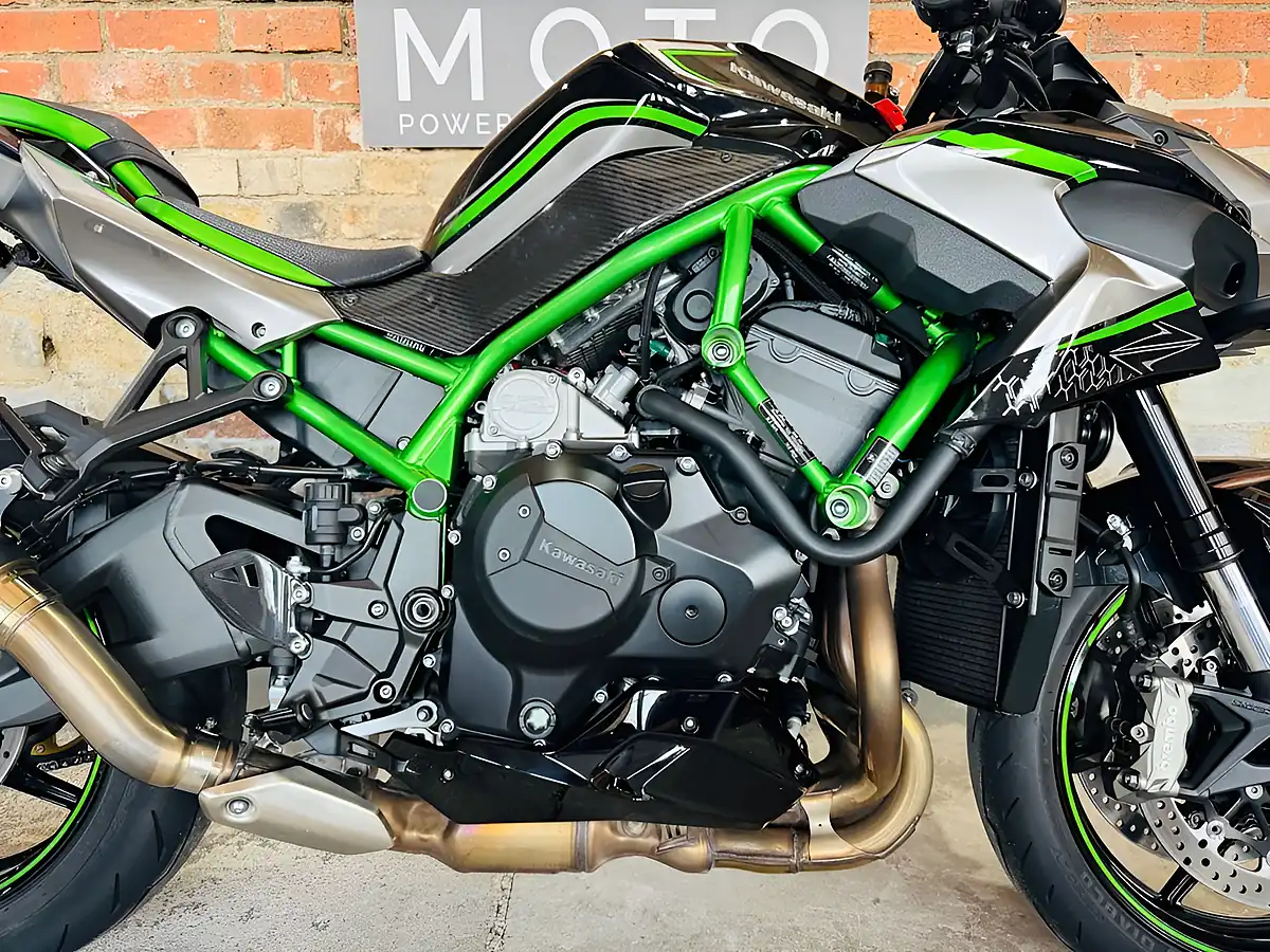 Used 2021 Kawasaki Z H2 Supernaked Black - Interior and Exterior details 7