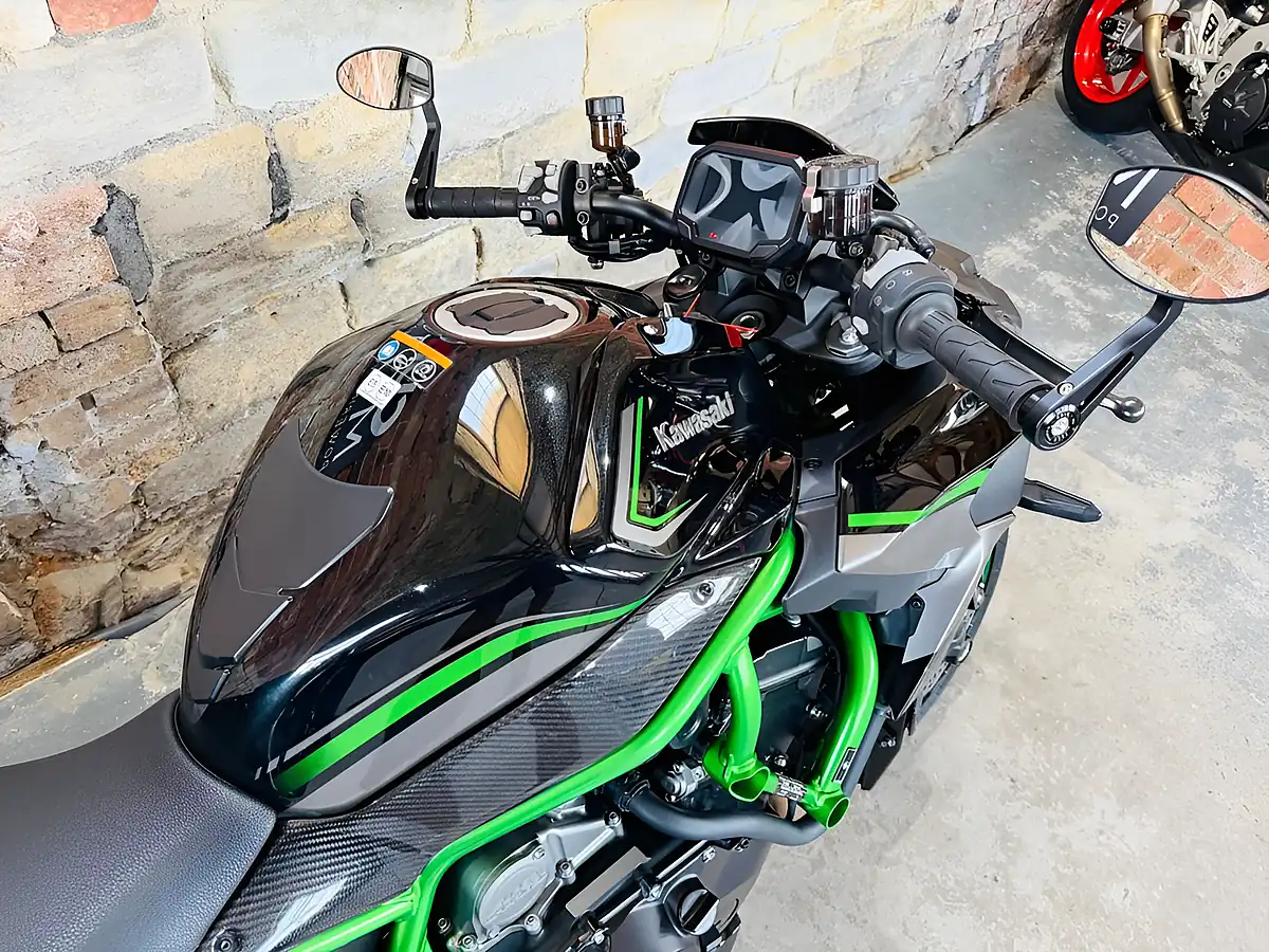 Used 2021 Kawasaki Z H2 Supernaked Black - Interior and Exterior details 8