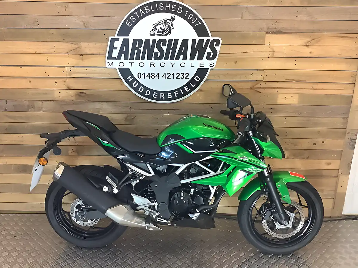 Used 2021 Kawasaki Z Supernaked Green - Front View