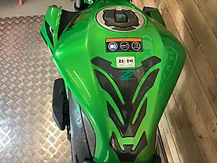 Used 2021 Kawasaki Z Supernaked Green - Interior and Exterior details 11