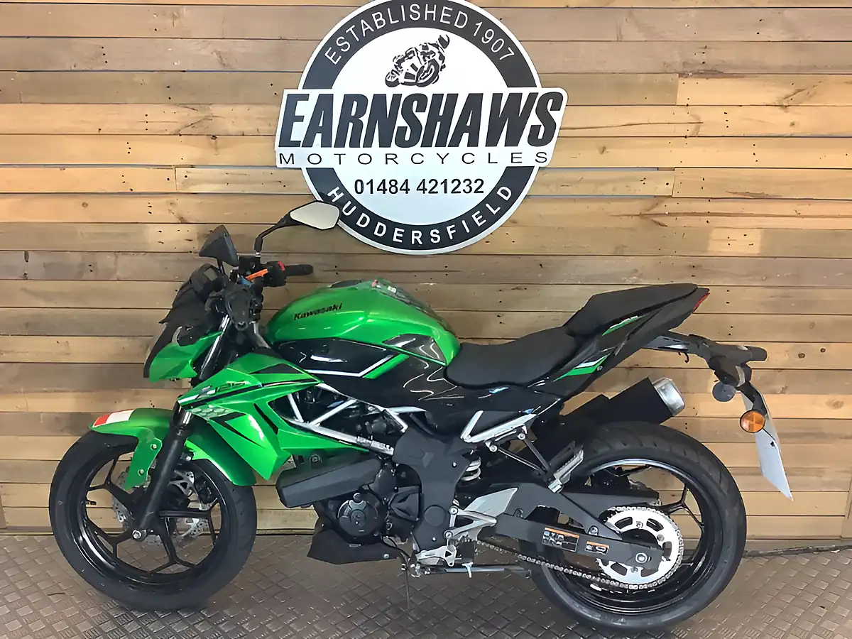 Used 2021 Kawasaki Z Supernaked Green - Interior and Exterior details 2