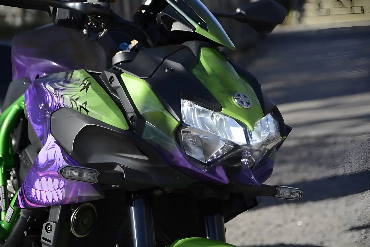 Used 2021 Kawasaki Z Supernaked Green - Interior and Exterior details 12