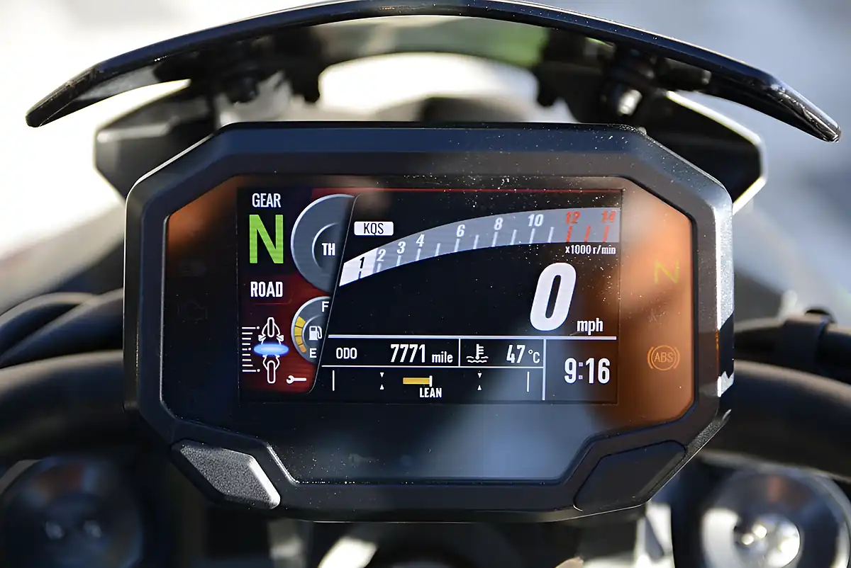 Used 2021 Kawasaki Z Supernaked Green - Interior and Exterior details 13