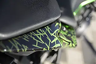 Used 2021 Kawasaki Z Supernaked Green - Interior and Exterior details 6