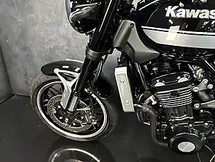 Used 2021 Kawasaki Z900 RS Modern Classic Black - Interior and Exterior details 17