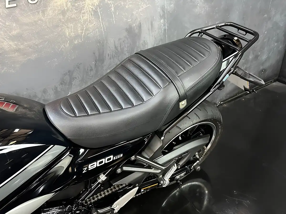 Used 2021 Kawasaki Z900 RS Modern Classic Black - Interior and Exterior details 19