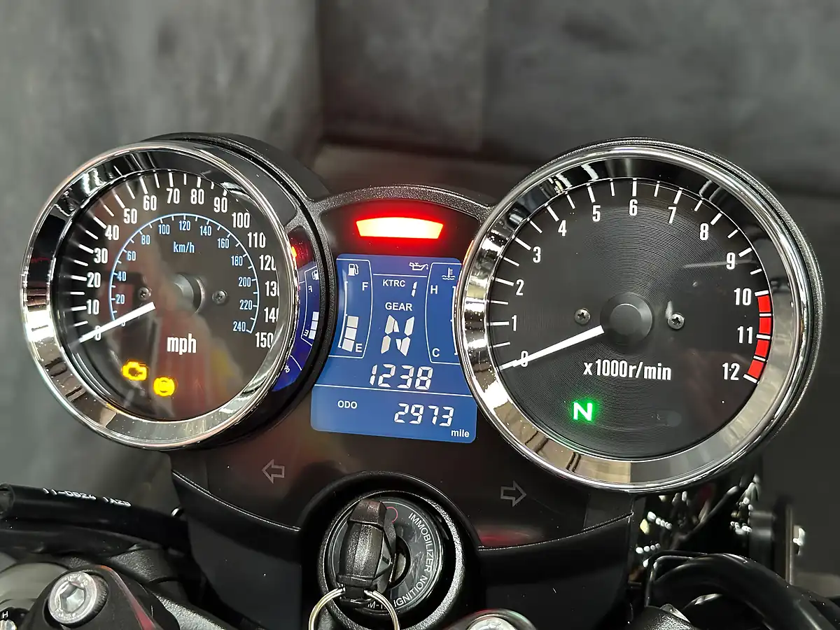 Used 2021 Kawasaki Z900 RS Modern Classic Black - Interior and Exterior details 3