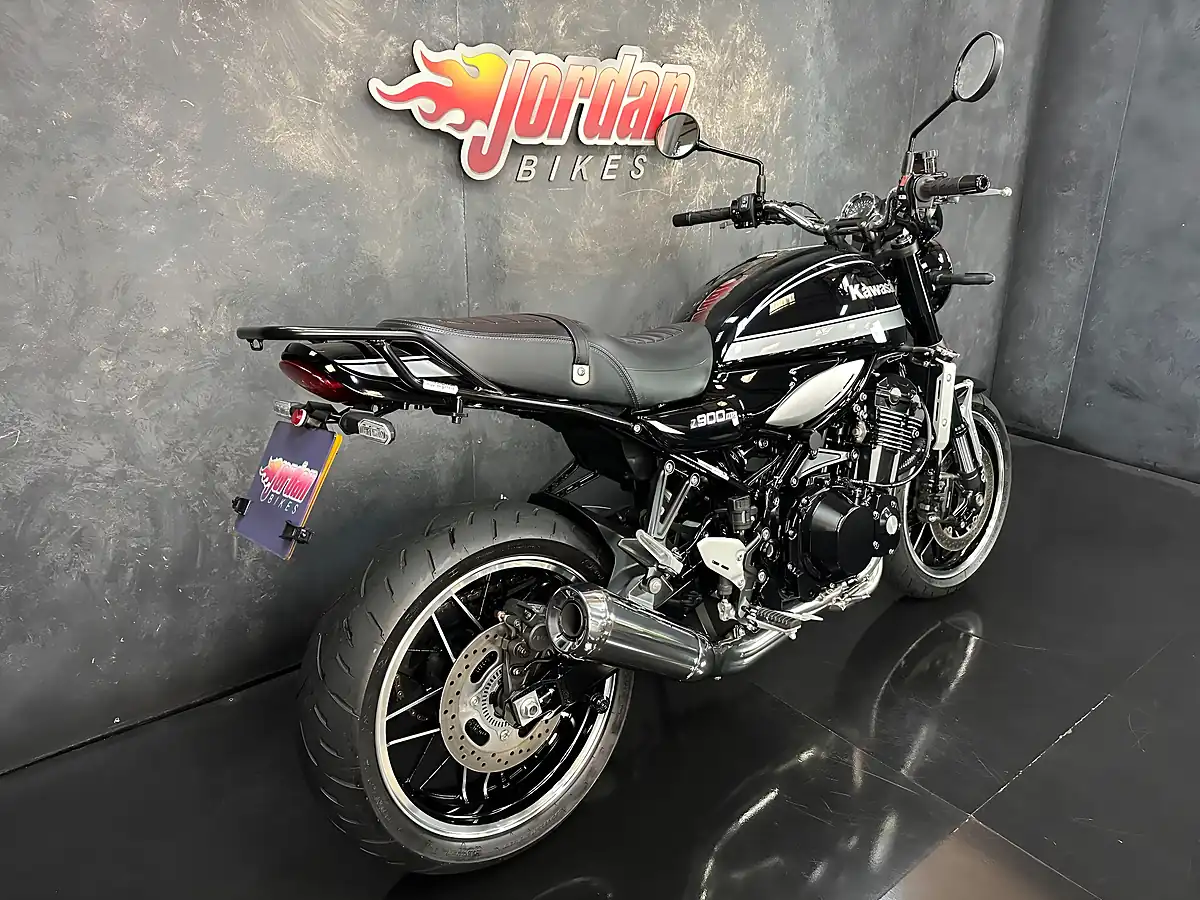 Used 2021 Kawasaki Z900 RS Modern Classic Black - Interior and Exterior details 6