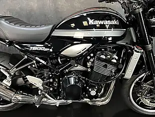 Used 2021 Kawasaki Z900 RS Modern Classic Black - Interior and Exterior details 8