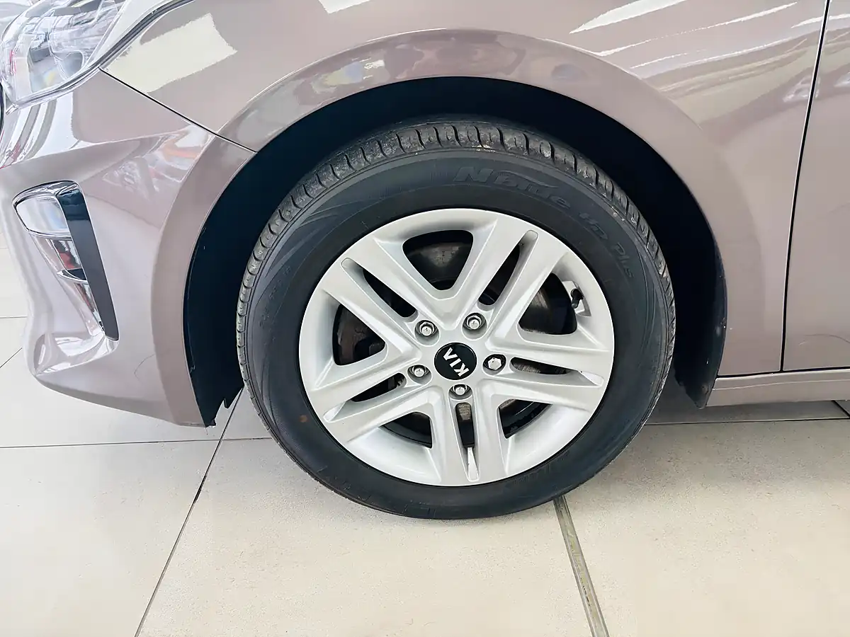 Used 2021 Kia Ceed 2 Nav Brown - Interior and Exterior details 13