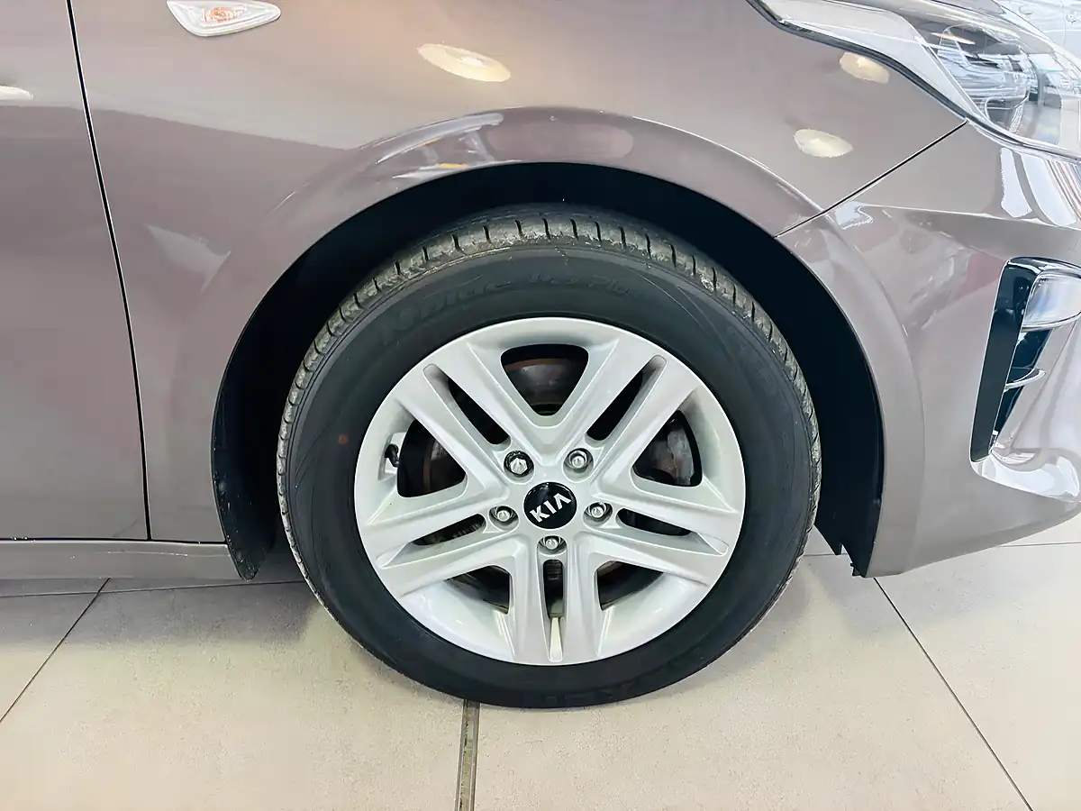 Used 2021 Kia Ceed 2 Nav Brown - Interior and Exterior details 9
