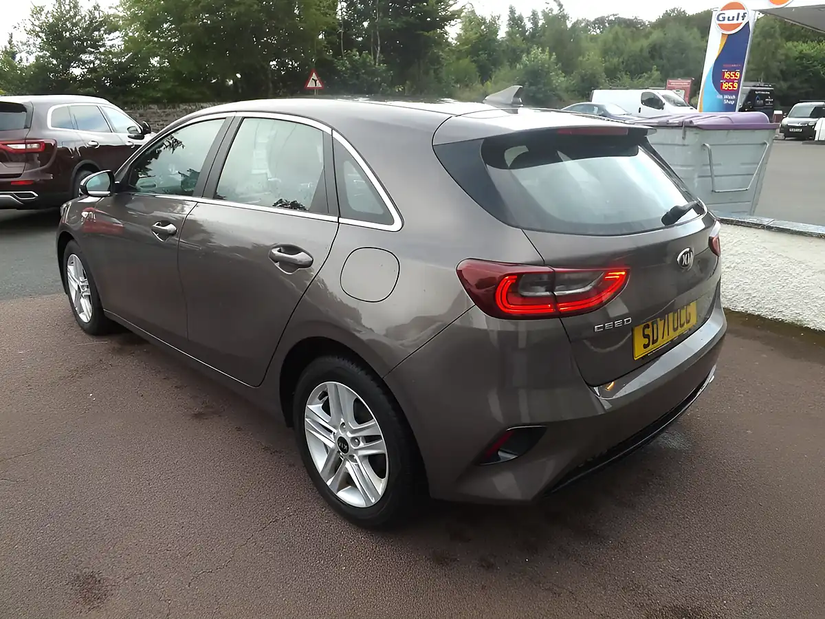 Used 2021 Kia Ceed 2 Nav Brown - Interior and Exterior details 5