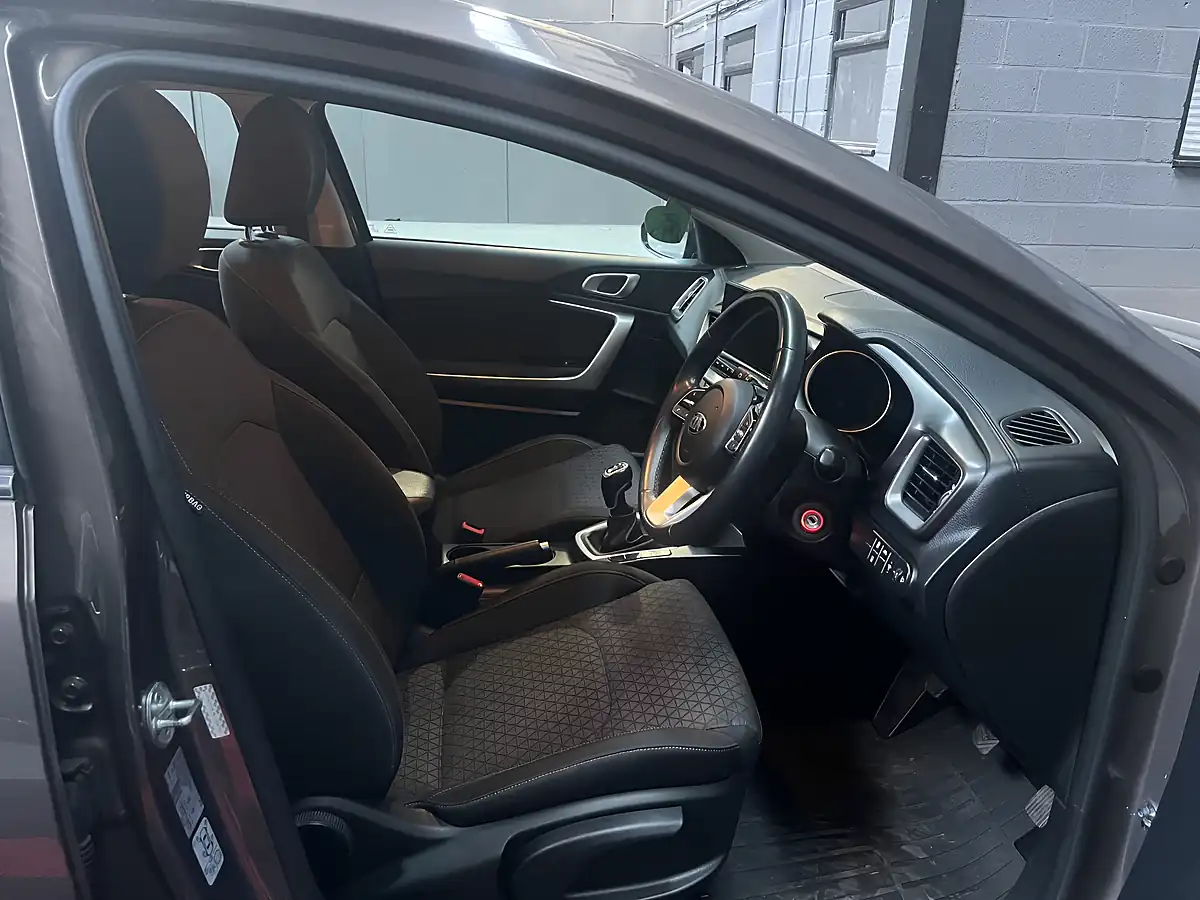 Used 2021 Kia Ceed 2 Nav Brown - Interior and Exterior details 11