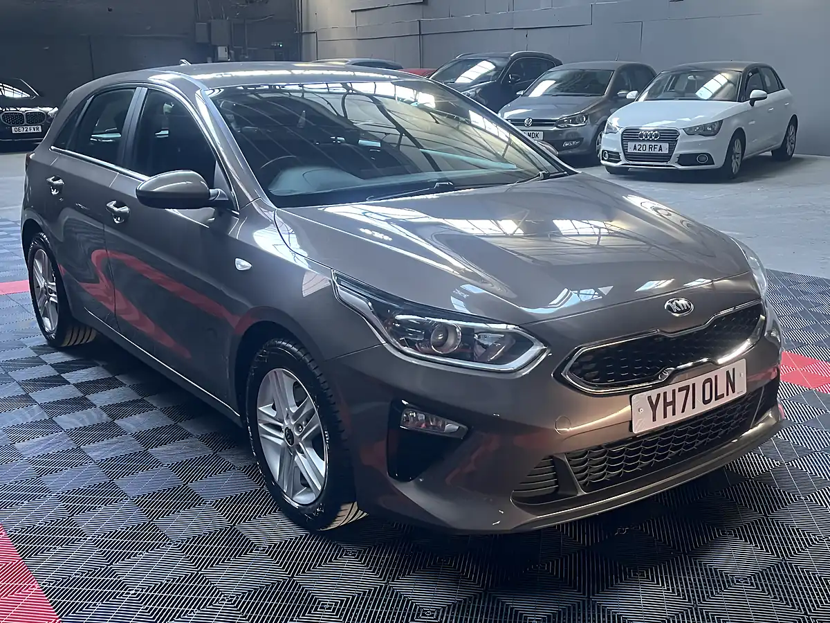 Used 2021 Kia Ceed 2 Nav Brown - Interior and Exterior details 3