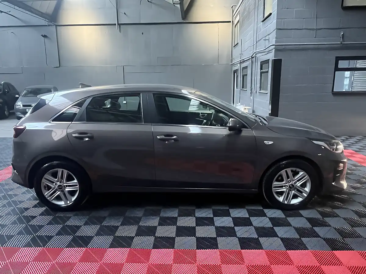 Used 2021 Kia Ceed 2 Nav Brown - Interior and Exterior details 5