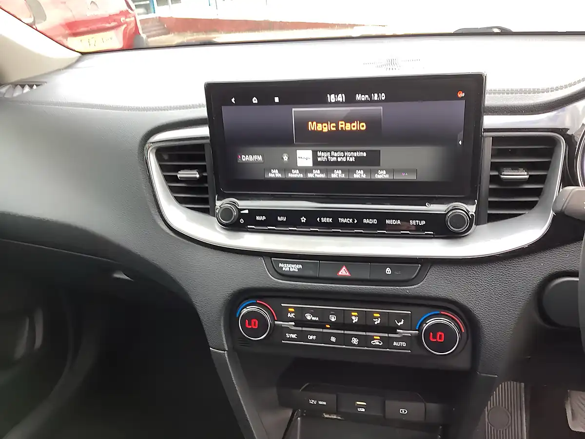 Used 2021 Kia Ceed 3 Black - Interior and Exterior details 11
