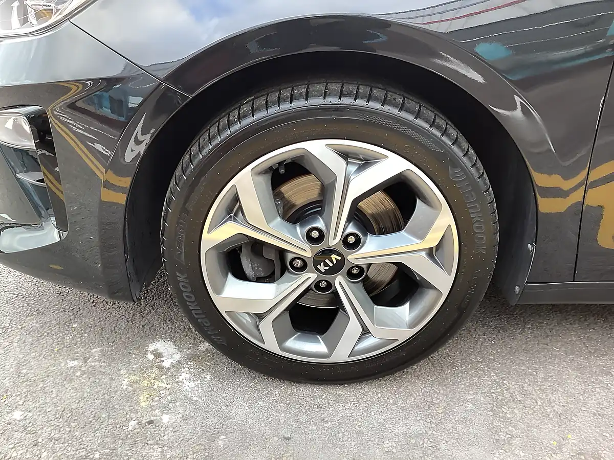 Used 2021 Kia Ceed 3 Black - Interior and Exterior details 15