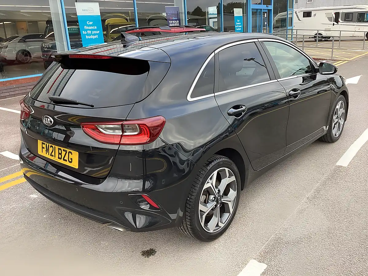 Used 2021 Kia Ceed 3 Black - Interior and Exterior details 4