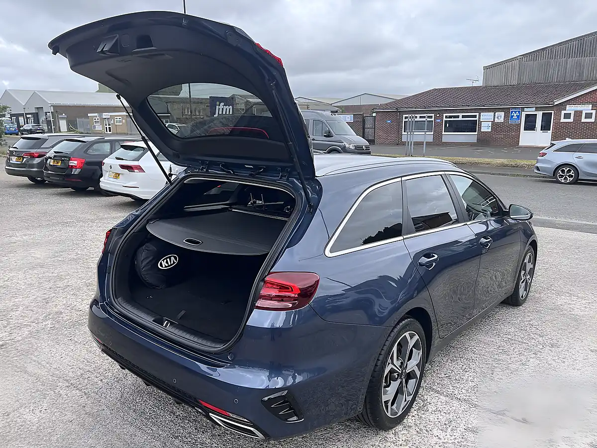 Used 2021 Kia Ceed 3 Sportswagon Cosmo Blue Met - Interior and Exterior details 17