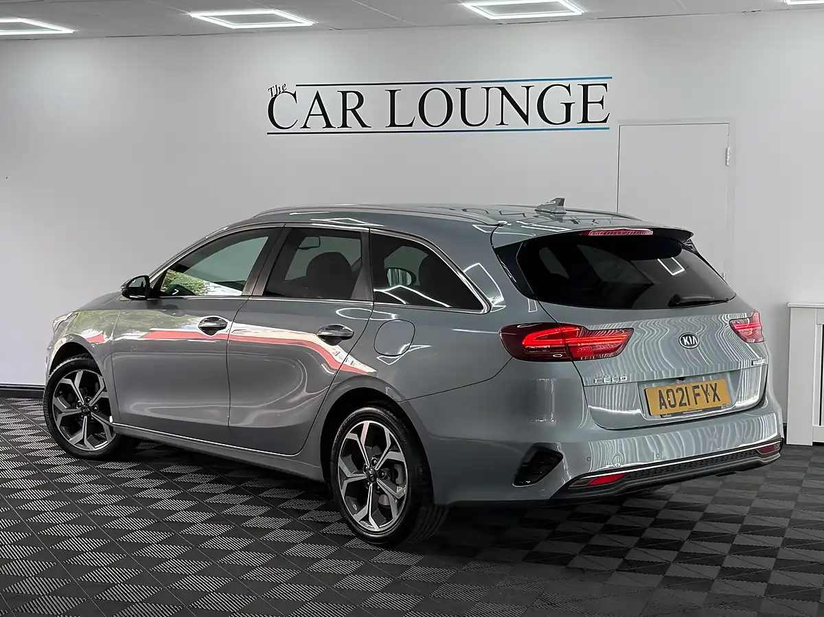 Used 2021 Kia Ceed Sportswagon 3 Silver - Interior and Exterior details 4