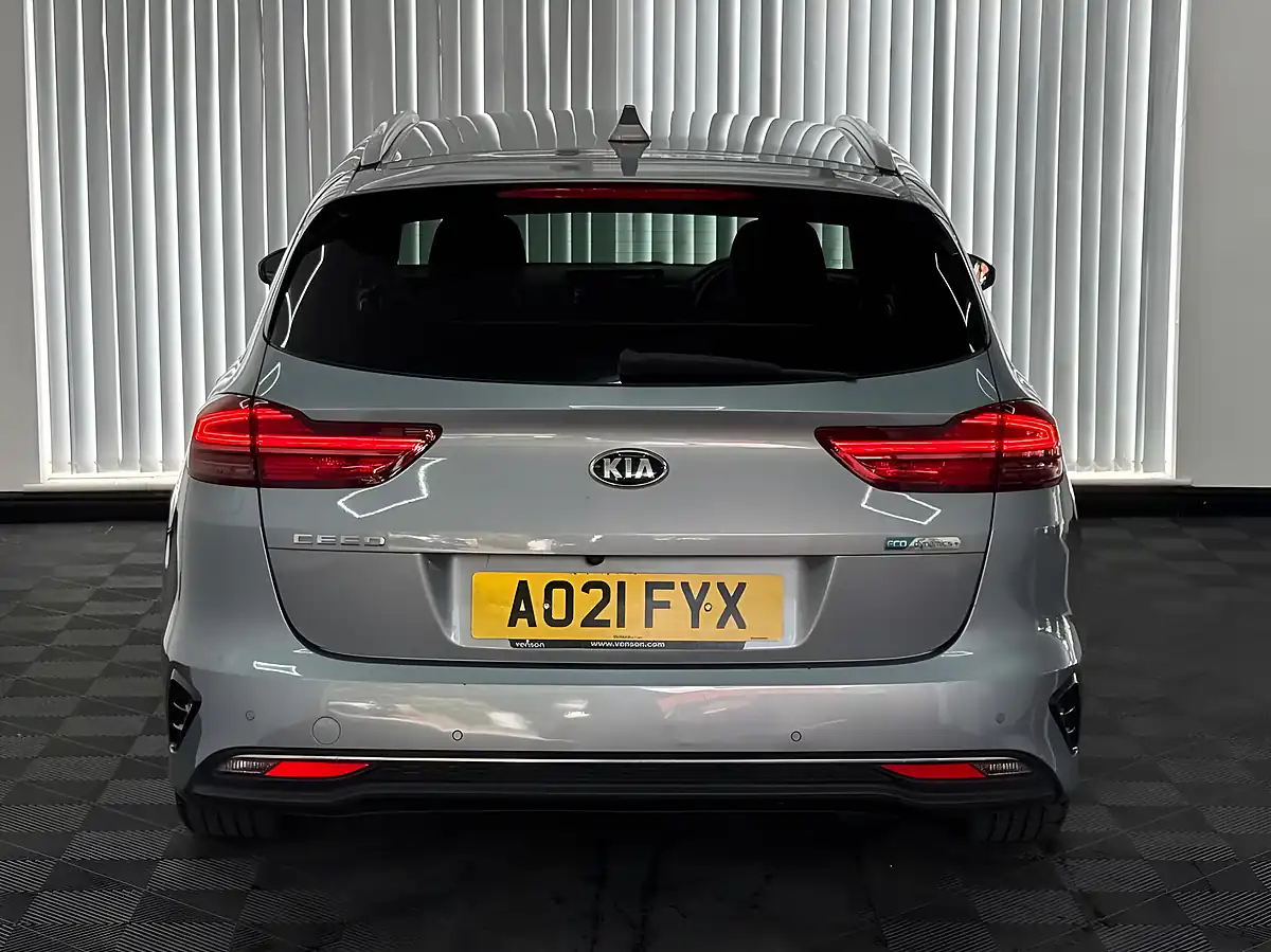 Used 2021 Kia Ceed Sportswagon 3 Silver - Interior and Exterior details 8