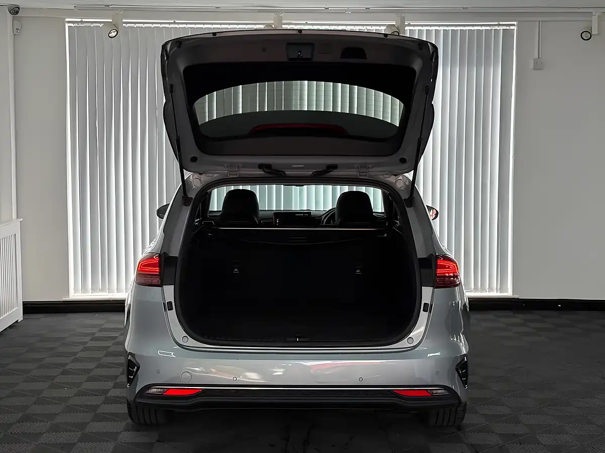 Used 2021 Kia Ceed Sportswagon 3 Silver - Interior and Exterior details 9