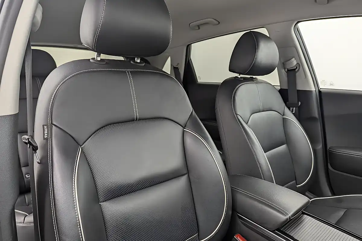 Used 2021 Kia Niro 3 Black - Interior and Exterior details 12