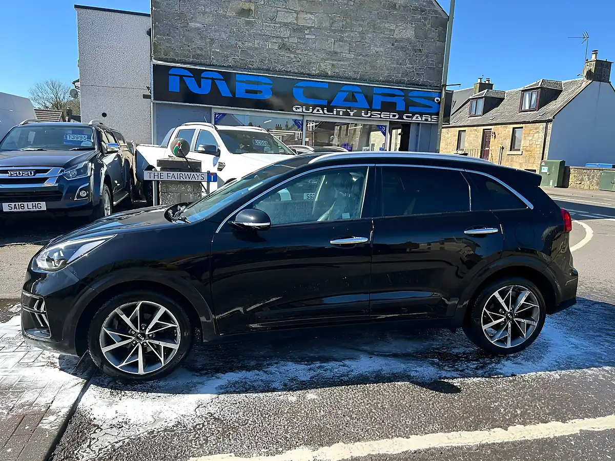 Used 2021 Kia Niro 3 Black - Front View
