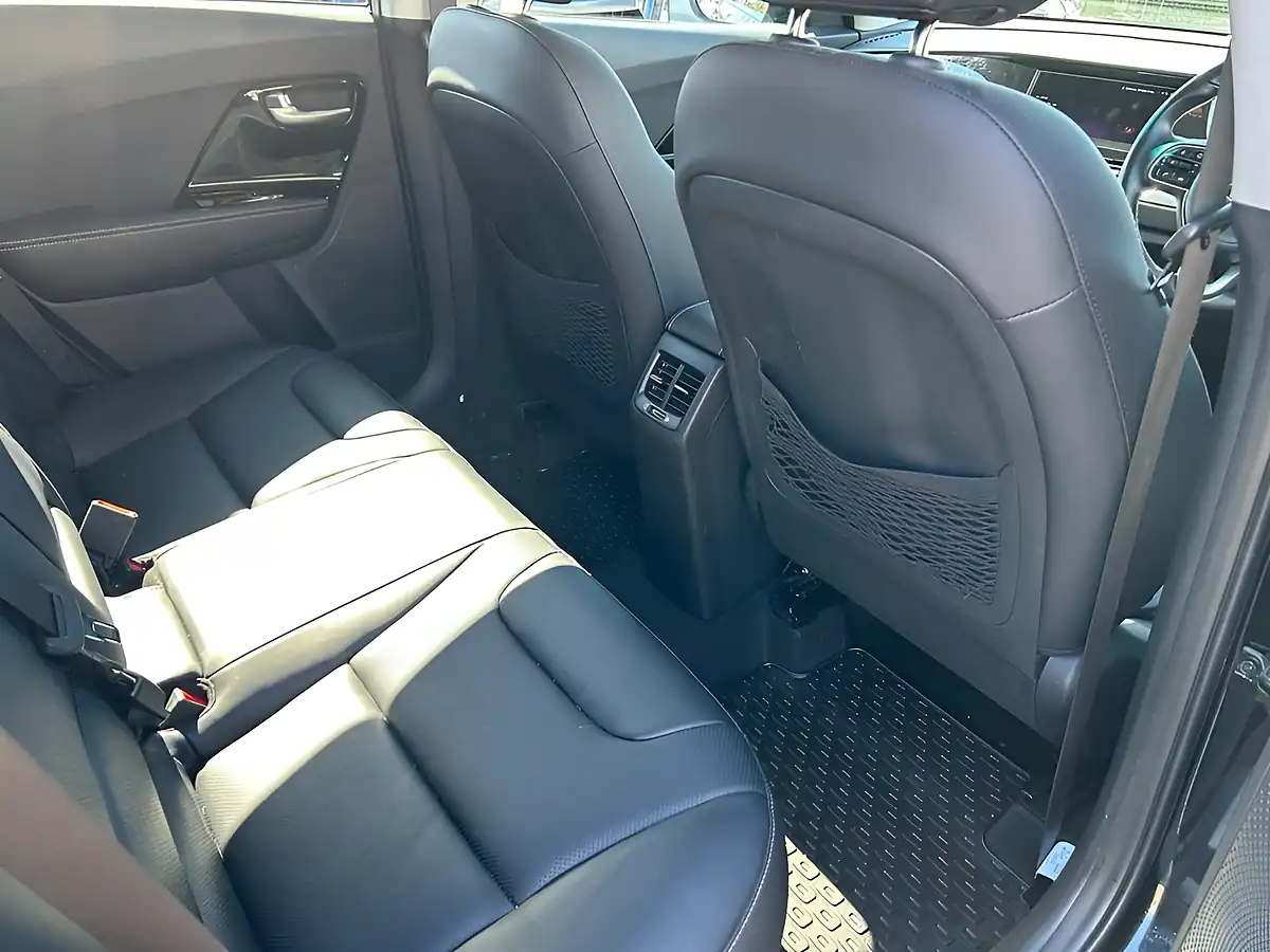 Used 2021 Kia Niro 3 Black - Interior and Exterior details 12