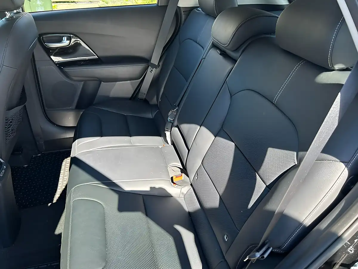 Used 2021 Kia Niro 3 Black - Interior and Exterior details 14
