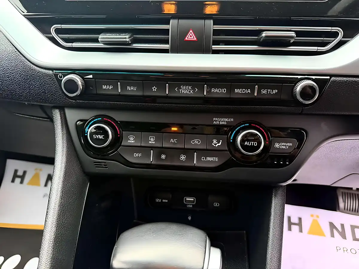 Used 2021 Kia Niro 3 Black - Interior and Exterior details 14